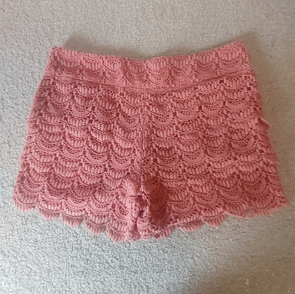 Ann Taylor loft peach crochet lace tiered shorts SZ 6 - Picture 2 of 4